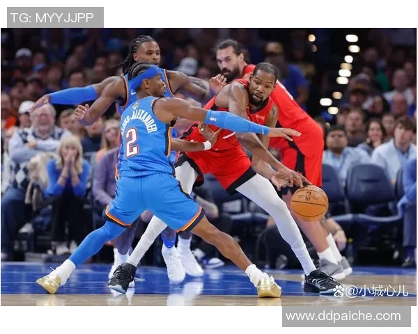 雷霆与火箭季后赛第三场激战回顾双方明星球员表现与战术分析